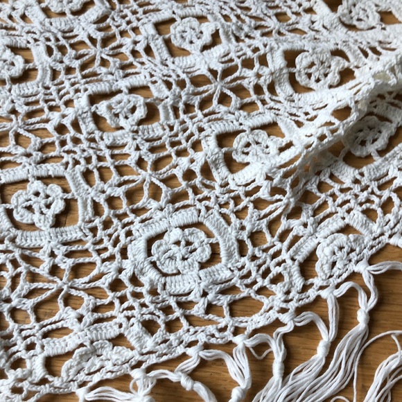 Women Club Monaco hand knit white shawl